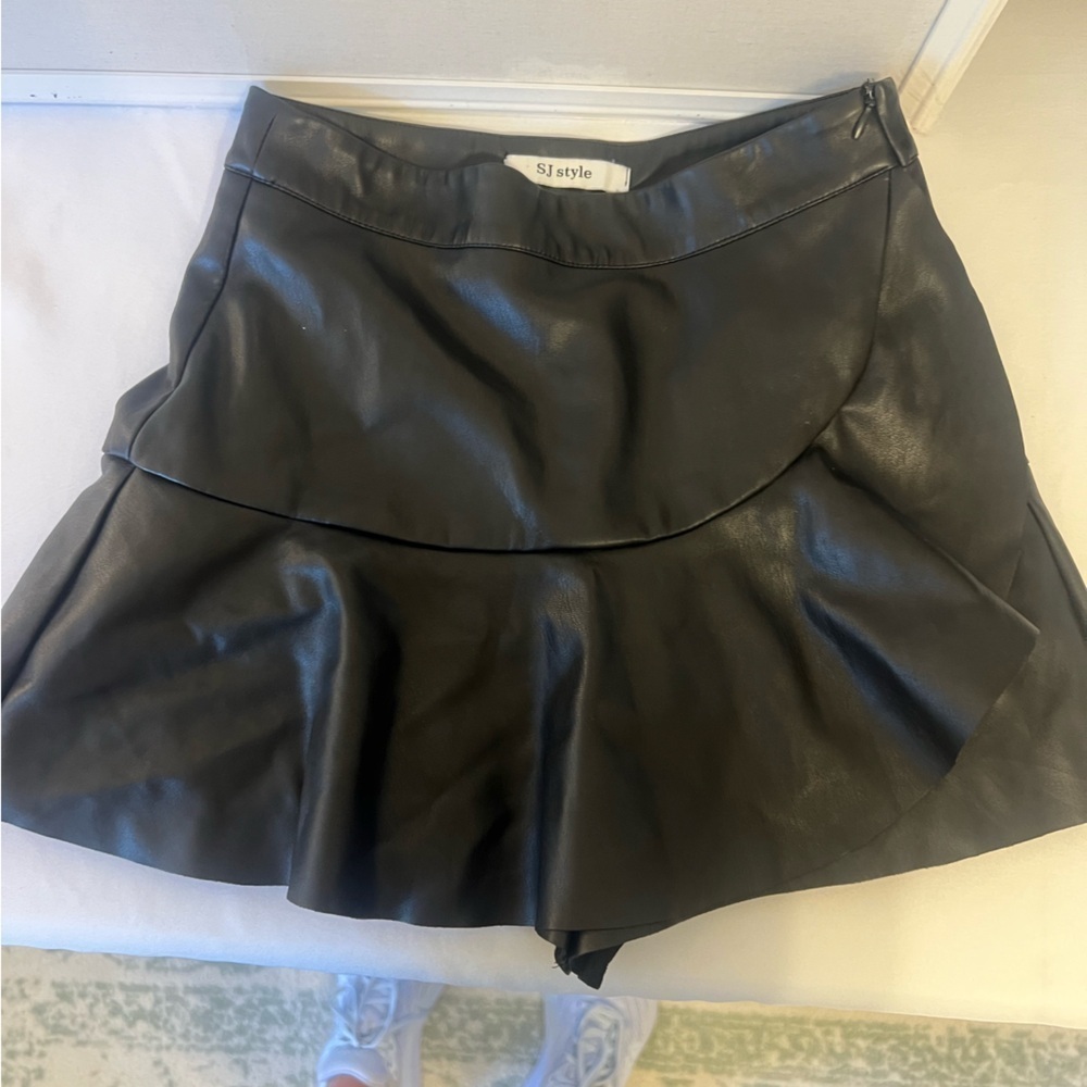 SJ style leather skort